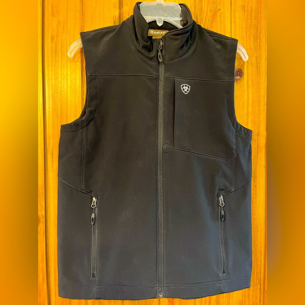 Boys Ariat vest. Black, size Lg 14/16. Worn once for livestock show.